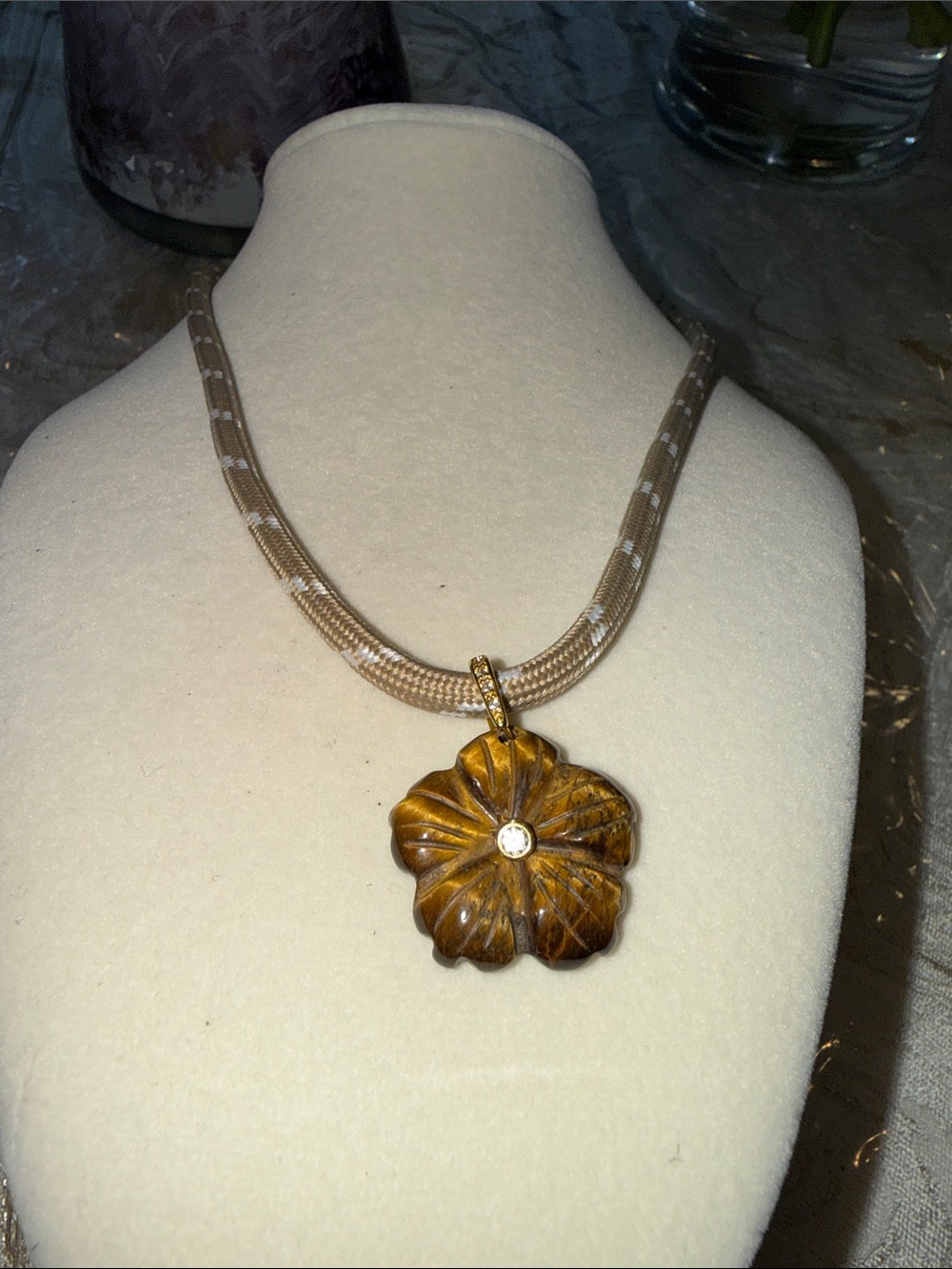 Adina Eden Natural stone tiger eye flower pendant on stripe trendy rope! NWT